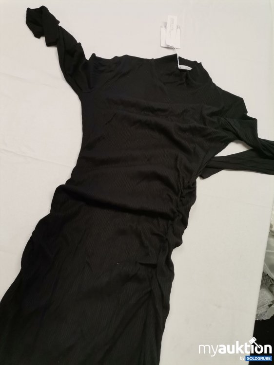 Artikel Nr. 842190: Bershka Kleid 