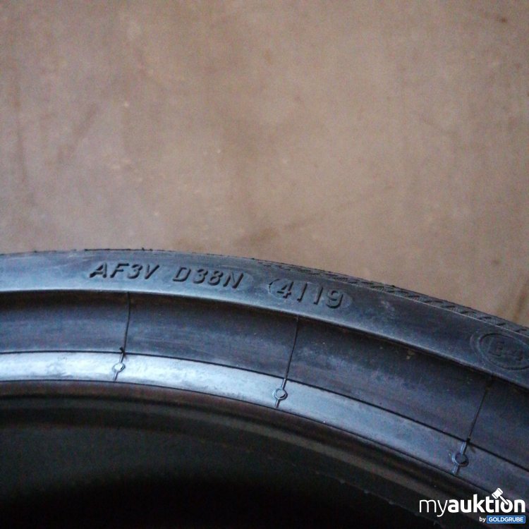 Artikel Nr. 509192 Artikel Nr. 509192: Continental 225/35R18 M+S Reifen 1Stk