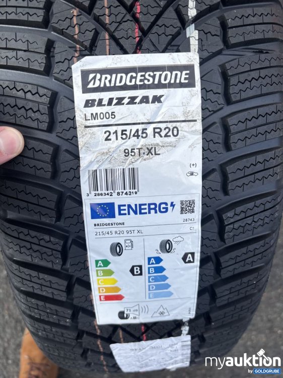 Artikel Nr. 524204: Bridgestone Blizzak LM005 215/45 R20 95T XL