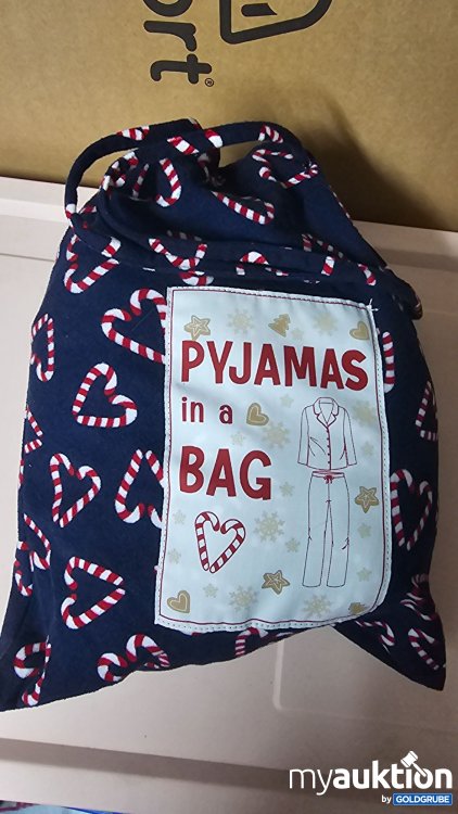 Artikel Nr. 394211 Artikel Nr. 394211: Weihnachtspyjama in a Bag