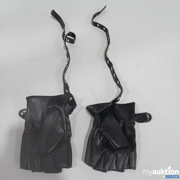 Artikel Nr. 821214 Artikel Nr. 821214: Shein Handschuhe laut Foto