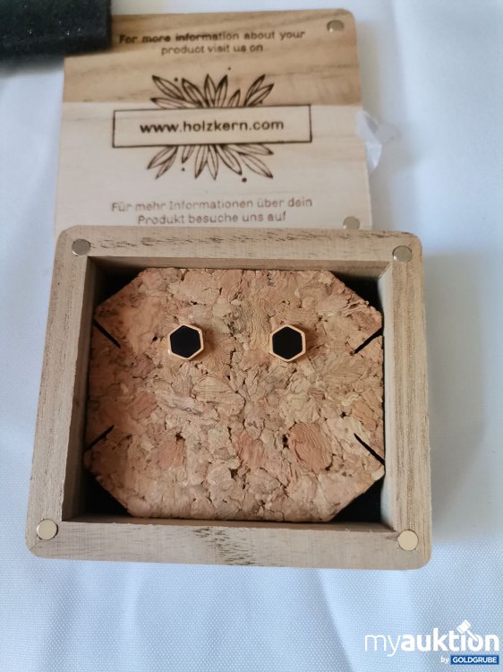 Artikel Nr. 836218: Holzkern Ohrstecker 