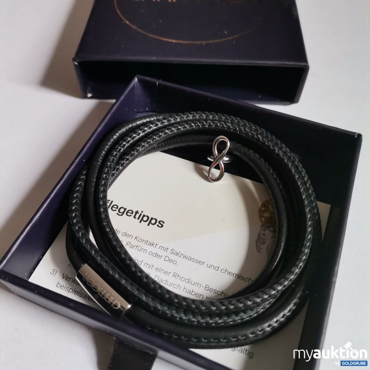 Artikel Nr. 868219: Chamoon Lederarmband mit einem Charmanhänger