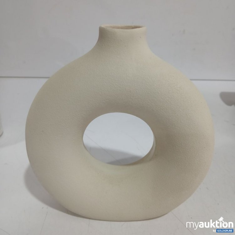 Artikel Nr. 939232 Artikel Nr. 939232: Vase rund mit Loch beige