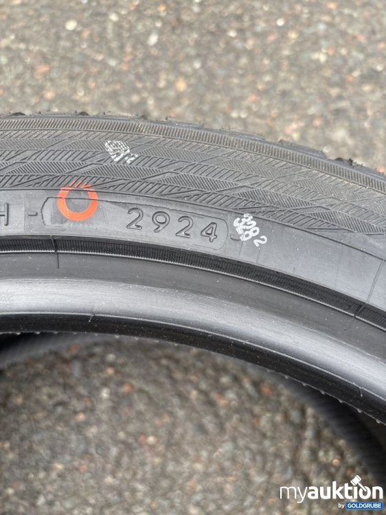 Artikel Nr. 524236: Yokohama BluEarth V905 235/40 R18