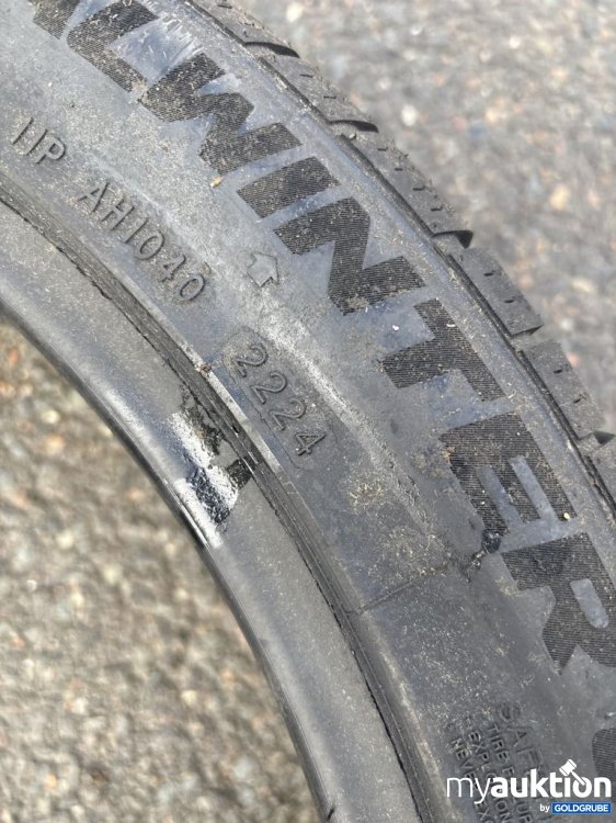 Artikel Nr. 524244: Royal Black Royalwinter UHP 225/45 R19