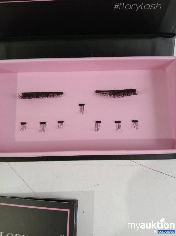 Artikel Nr. 997245 Artikel Nr. 997245: FLORYLASH Cat eye Look