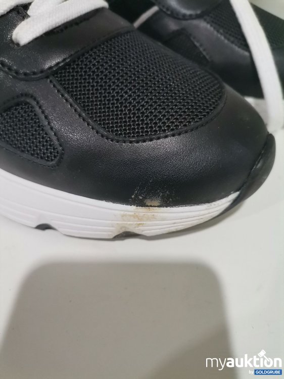 Artikel Nr. 856248 Artikel Nr. 856248: Hey Marley Sneaker verschmutzt