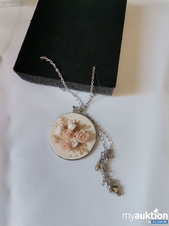 Artikel Nr. 836254 Artikel Nr. 836254: Halskette handmade beschädigt