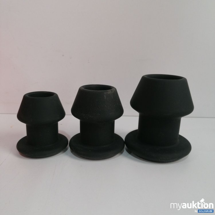 Artikel Nr. 850260 Artikel Nr. 850260: Div. Plugs schwarz, 11x8.5 cm, 8.5x7 cm, 8x6 cm