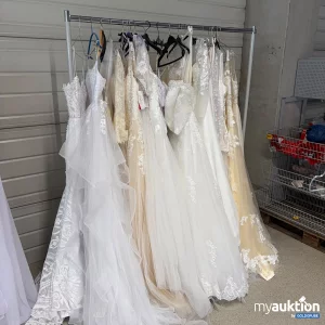 Auktion Brautkleider verschiedene Modelle und Größen