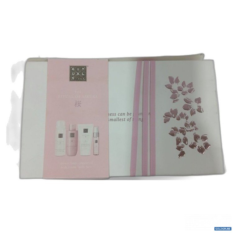 Artikel Nr. 466266: Rituals The Ritual of Sakura Geschenkset Shower Foam Oil Body Cream Mist