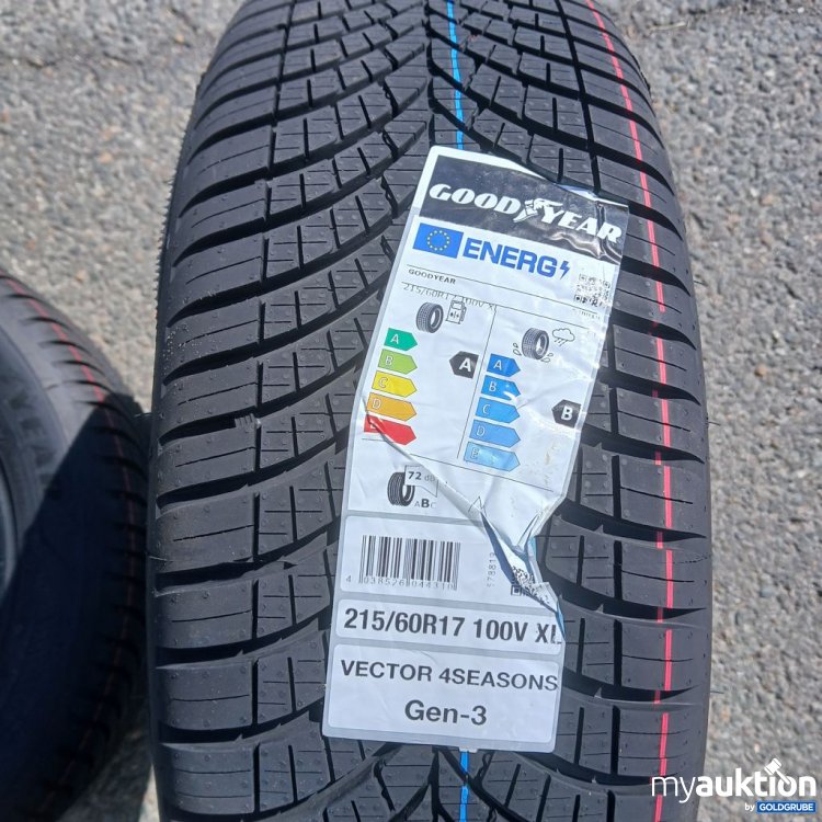 Artikel Nr. 447267 Artikel Nr. 447267: Goodyear Vector 4Seasons Gen3 215/60 R17 100V XL