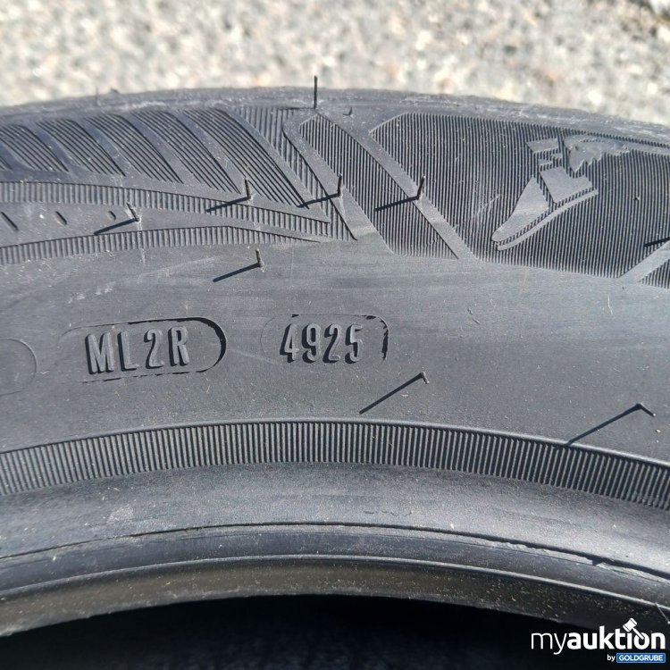 Artikel Nr. 447267 Artikel Nr. 447267: Goodyear Vector 4Seasons Gen3 215/60 R17 100V XL