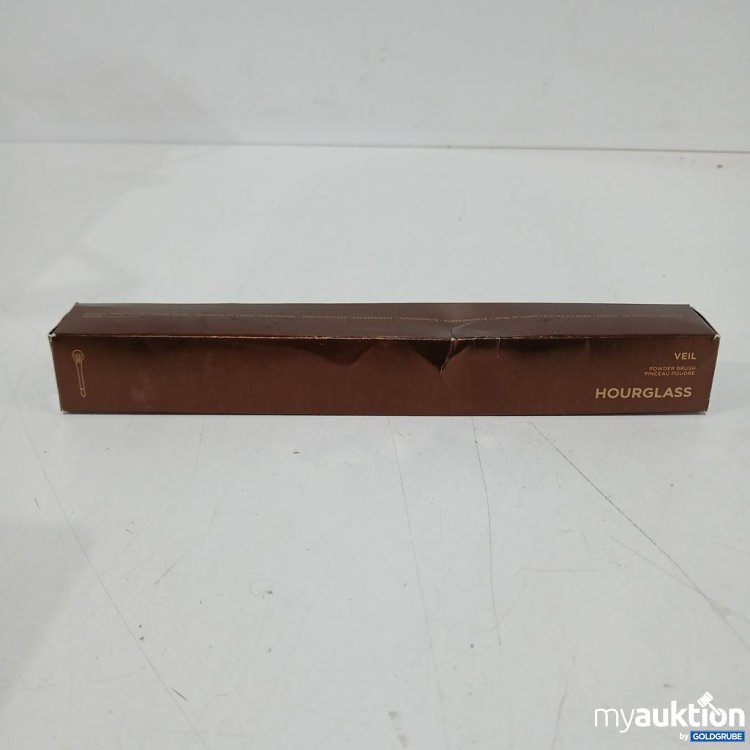Artikel Nr. 918273: Hourglass Veil Cosmetic Powder Brush