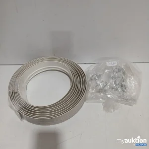 Auktion Gardinenschiene mit zugehörigen Schrauben