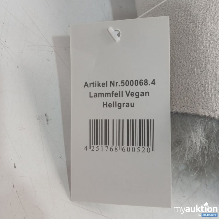 Artikel Nr. 939287: Sabro Lammfell Vegan hellgrau ca. 110x60cm