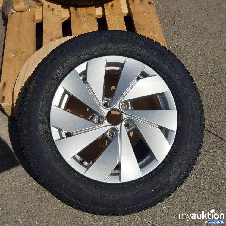 Artikel Nr. 439289 Artikel Nr. 439289: GoodYear UltraGrip 215/60R16 95H mit Felge