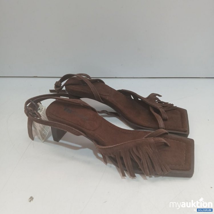 Artikel Nr. 992293 Artikel Nr. 992293: Pull&Bear Sandalen mit Absatz und Fransen