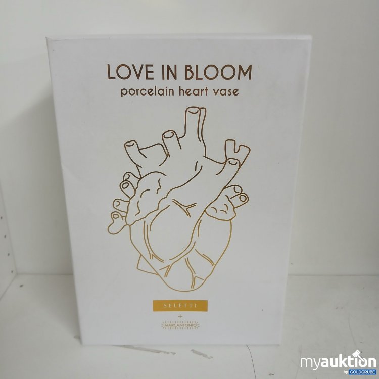 Artikel Nr. 828294: Love in Bloom Vase