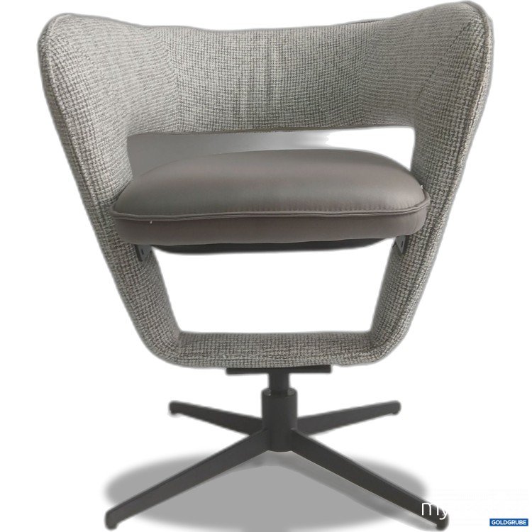 Artikel Nr. 989295 Artikel Nr. 989295: Diverser Sessel hellgrau ca 90cm hoch