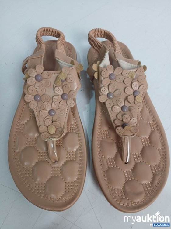 Artikel Nr. 933299: Beige Sandalen mit Blumenapplikationen und Riemchen Größe 38
