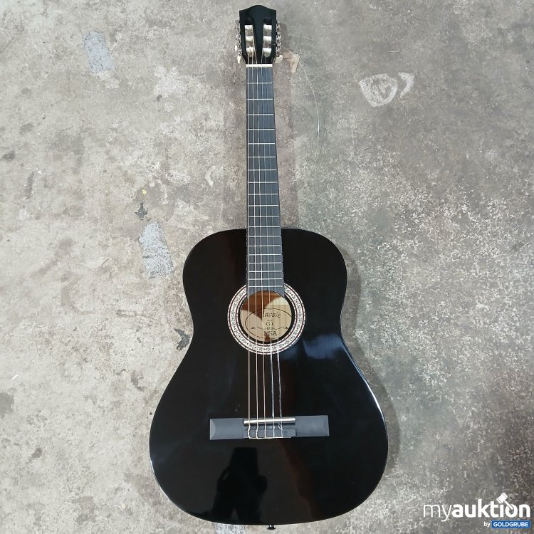 Artikel Nr. 522304 Artikel Nr. 522304: MSA Classic Modell C21 MSA klassische Gitarre schwarz eine Gitarrensaite gerissen
