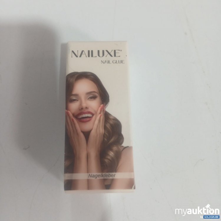 Artikel Nr. 845304 Artikel Nr. 845304: Nailuxe Nail Glue 7ml