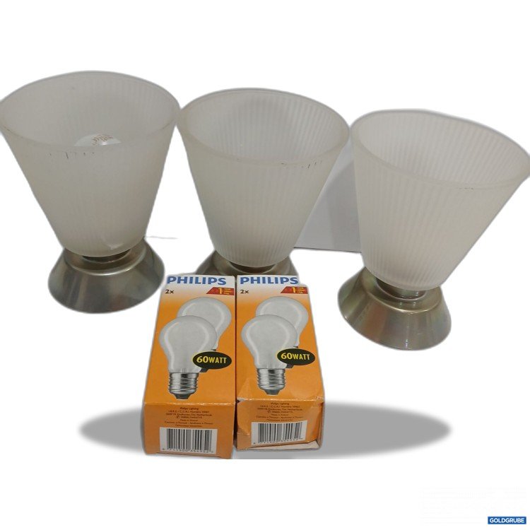 Artikel Nr. 890308: Diverse Lampen mit Leuchtmittel 3 Stück (eine Lampe Beschädigt) 