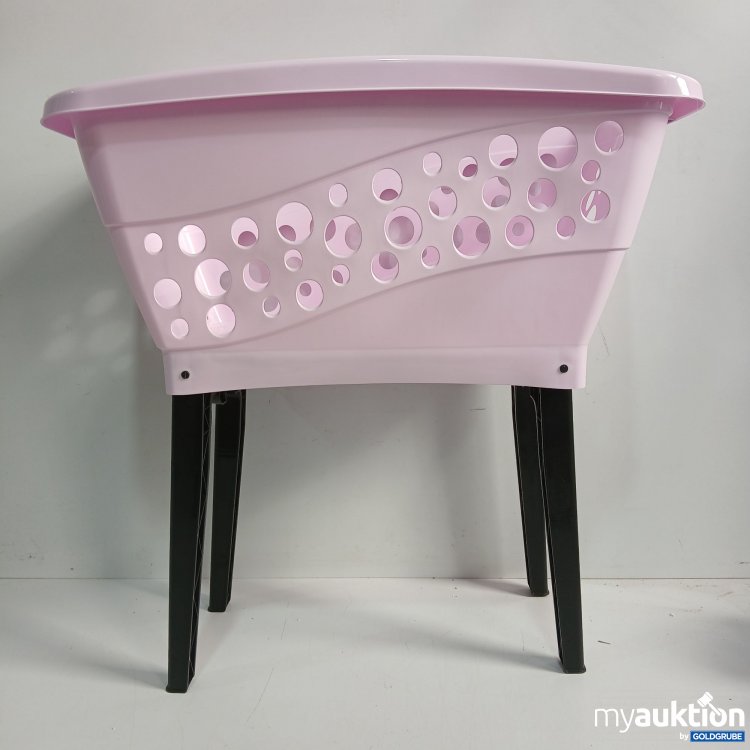 Artikel Nr. 952309 Artikel Nr. 952309: Wäschekorb mit Füßen ca 70cm hoch