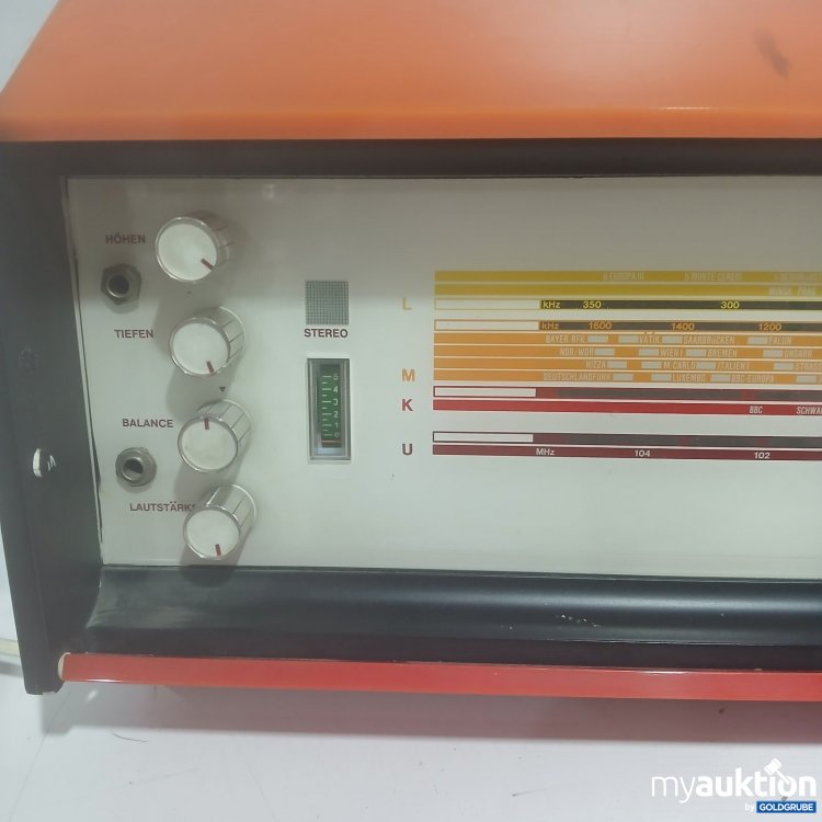 Artikel Nr. 471312 Artikel Nr. 471312: Spectra Futura Radio mit Knöpfen und Drehreglern