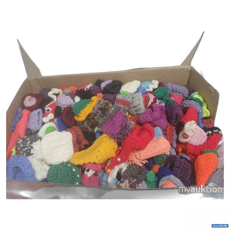 Artikel Nr. 471316 Artikel Nr. 471316: Bunte gehäkelte Mützen für kleine Saftflaschen