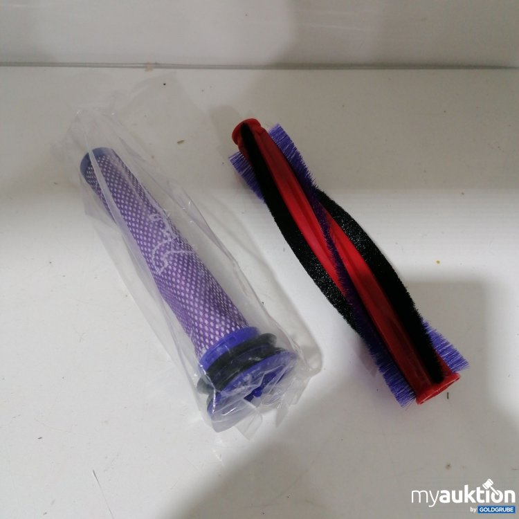 Artikel Nr. 384322: Diverse Staubsauger Zubehör Filter und Bürste 