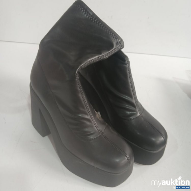 Artikel Nr. 939328: Bershka Stiefel