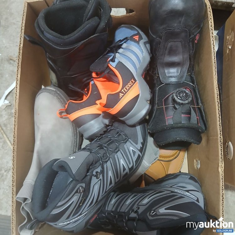 Artikel Nr. 992332 Artikel Nr. 992332: Diverse gebrauchte Schuhe, verschiedene Größen