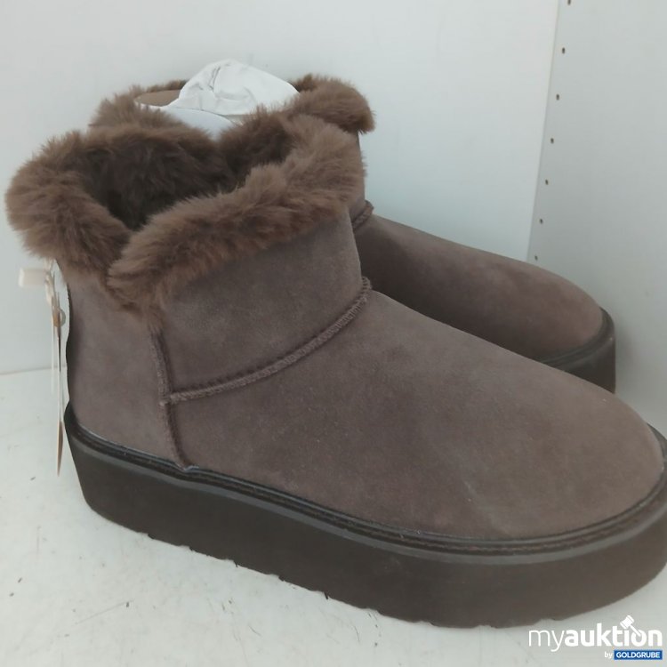 Artikel Nr. 954333: Oysho Stiefel mit Kunstfellkragen