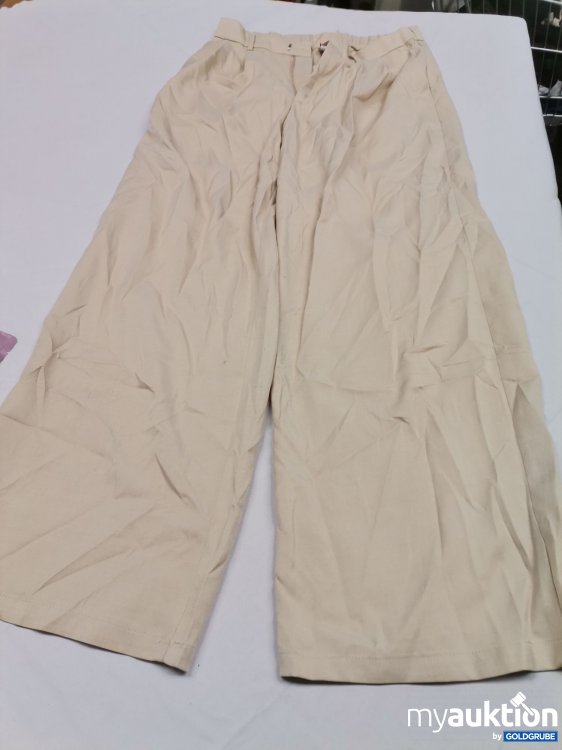 Artikel Nr. 838340 Artikel Nr. 838340: Forever 21 Hose verschmutzt