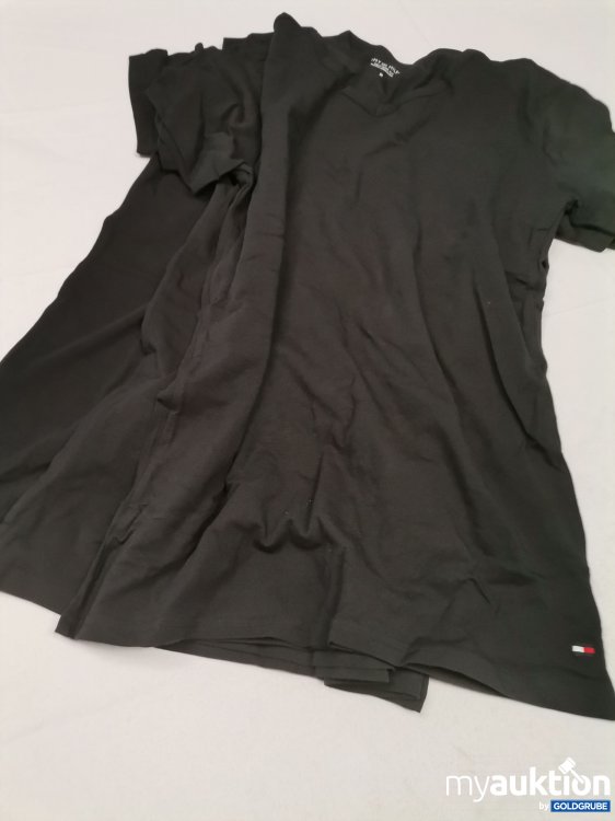 Artikel Nr. 864343: Tommy Hilfiger v Neck Shirts 
