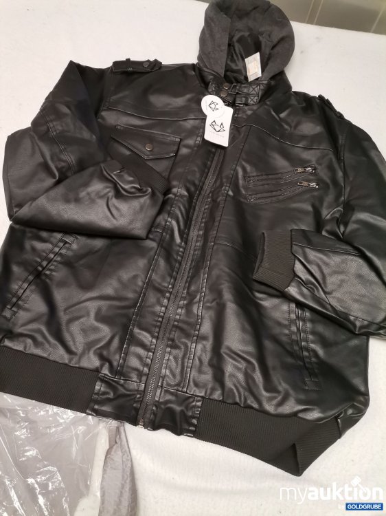 Artikel Nr. 686346: Axel wears Jacke 