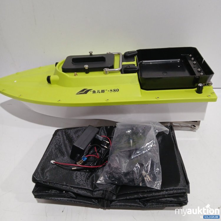 Artikel Nr. 468359 Artikel Nr. 468359: S80 Motorboot grün-weiß mit Fernbedienung und Zubehör gebraucht