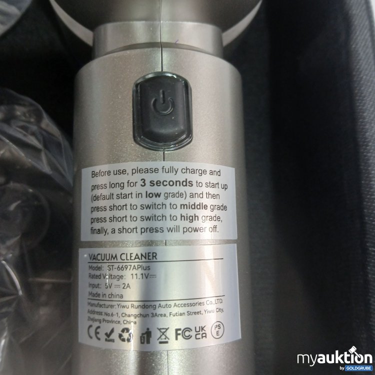Artikel Nr. 444363 Artikel Nr. 444363: Vacuum Cleaner ST-6697APlus