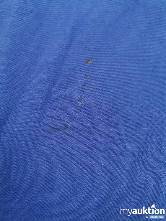 Artikel Nr. 823373 Artikel Nr. 823373: Adidas Shirt verschmutzt