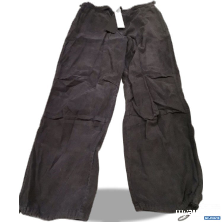 Artikel Nr. 671375: Stradivarius Cord Schlupfhose 