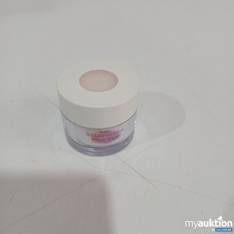 Artikel Nr. 918379 Artikel Nr. 918379: Studio Line Haarspray 100 ml