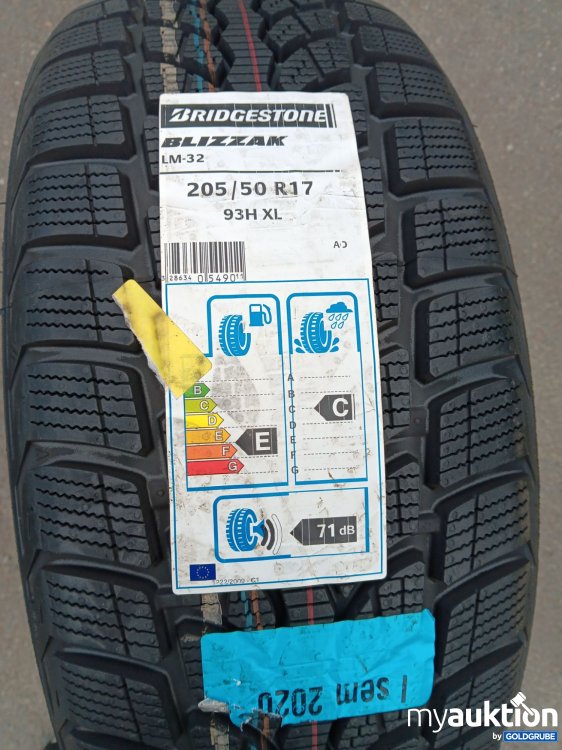 Artikel Nr. 440384: Bridgestone Blizzak LM32 205/50 R17 93H Winter XL