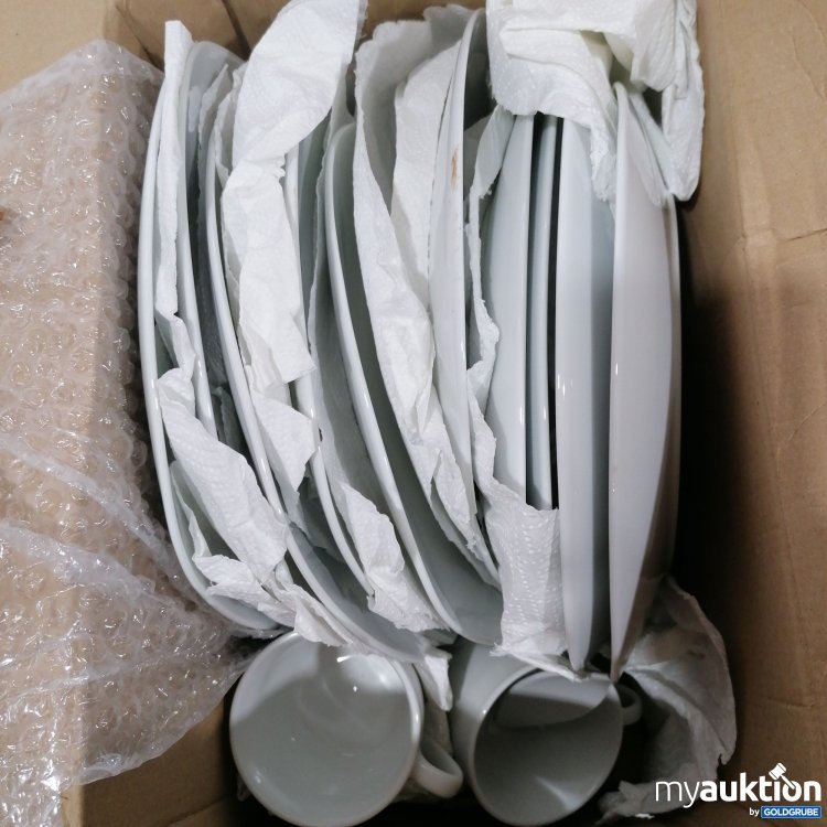 Artikel Nr. 889384: Beschädigtes Geschirr Teller & Tassen