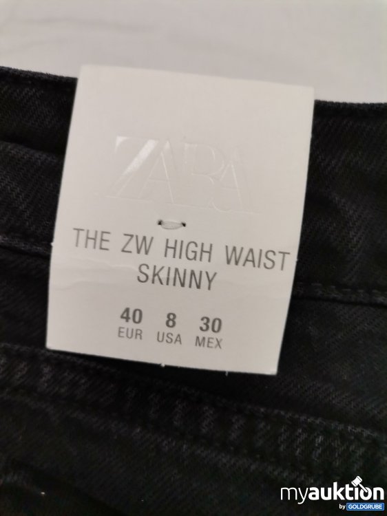 Artikel Nr. 880390 Artikel Nr. 880390: Zara Jeans leicht verschmutzt