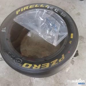 Auktion Pirelli Reifen mit Plastikplatte 325/705-18