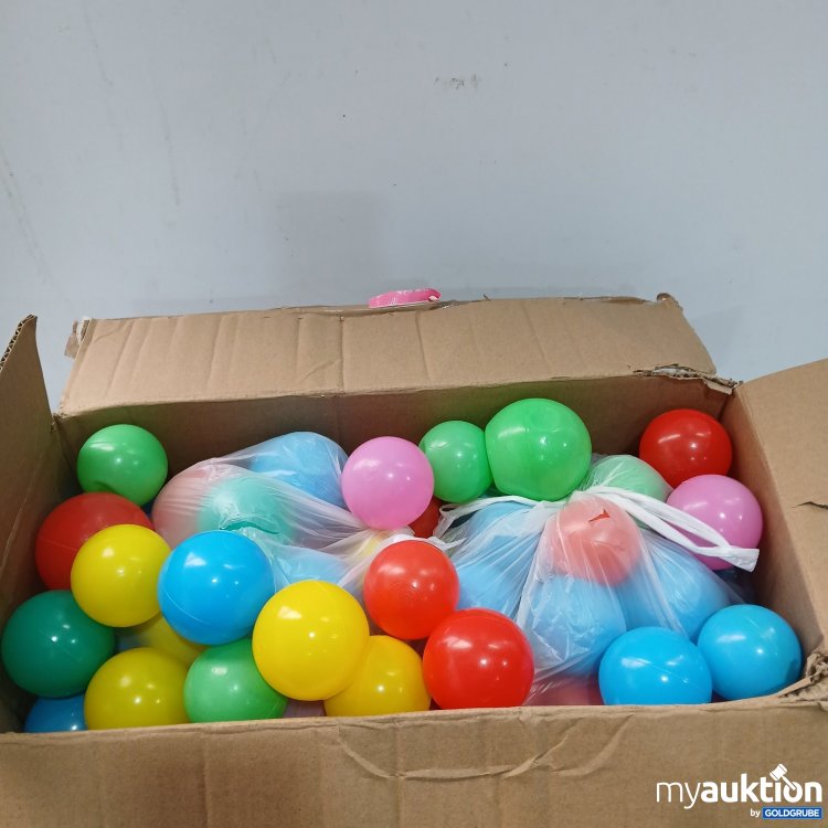 Artikel Nr. 468401: Bunte Spielbälle im Karton