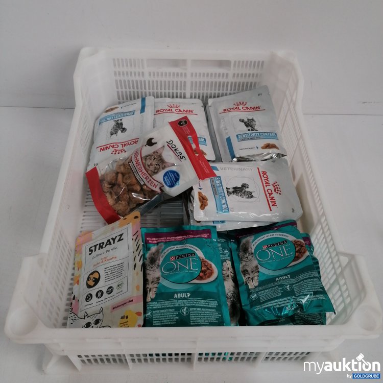 Artikel Nr. 844409: Katzenfutter 23x85g, Leckerlis, 2x Suppe